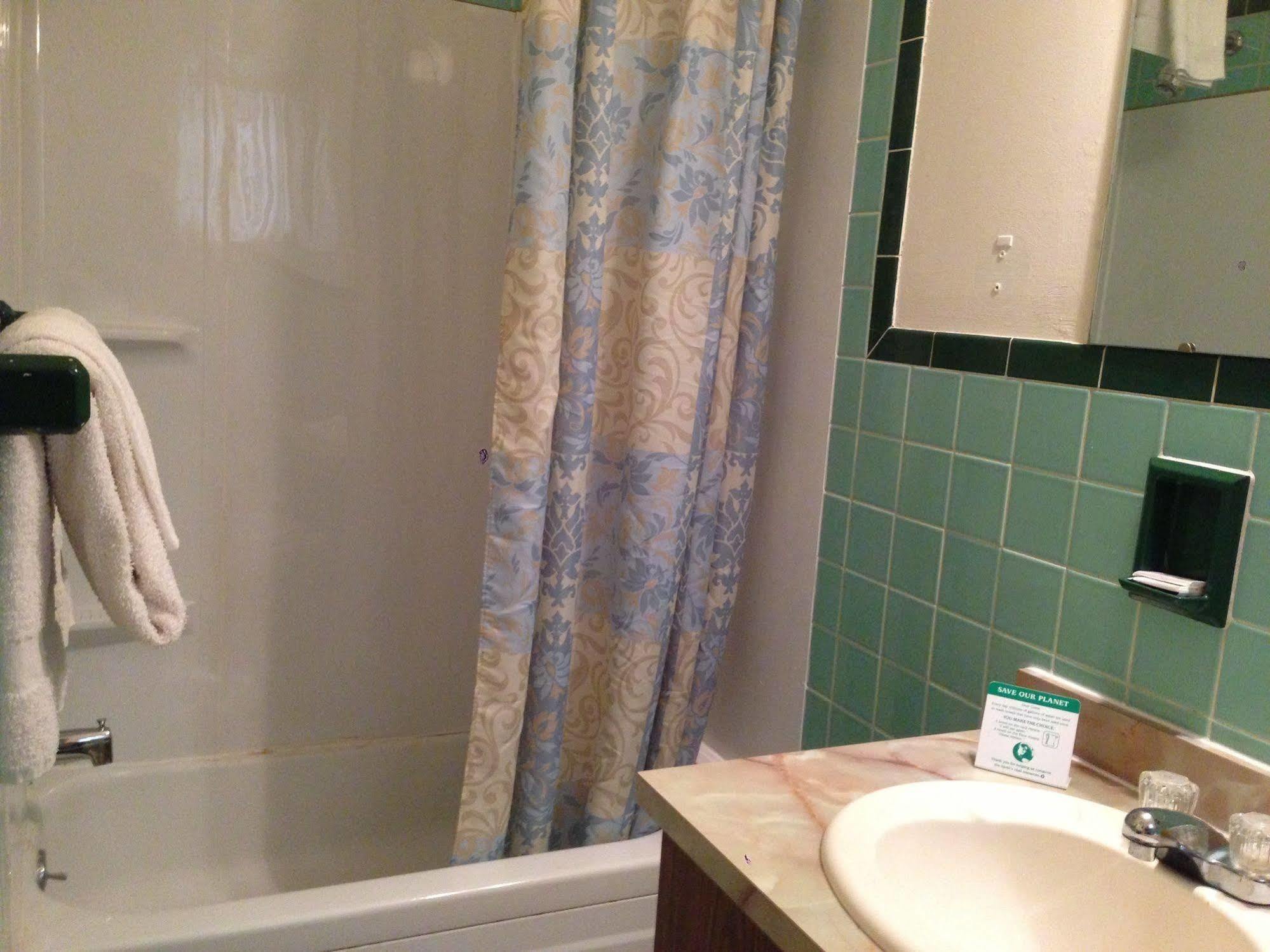 Villa Rosa Motel Painesville エクステリア 写真