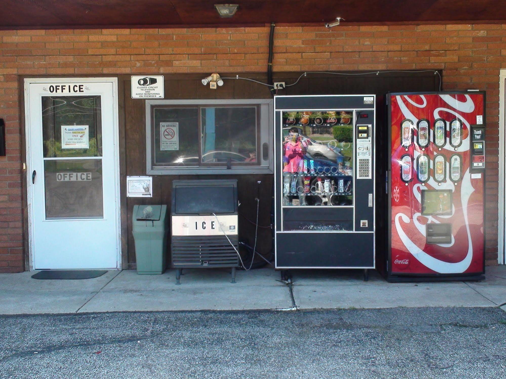 Villa Rosa Motel Painesville エクステリア 写真